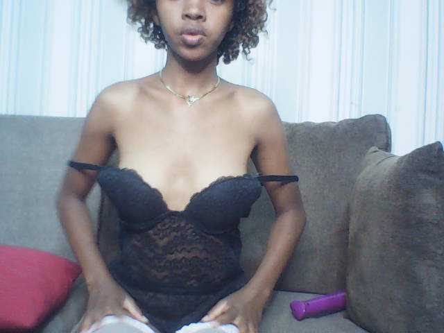 Oceanne64 live cam on BongaCams