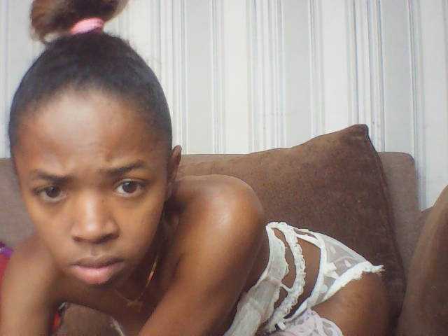 Oceanne64 live cam on BongaCams