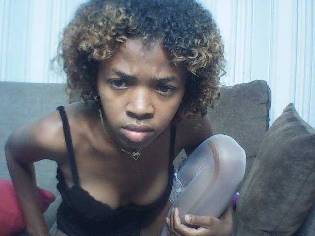 Oceanne64 live cam on BongaCams