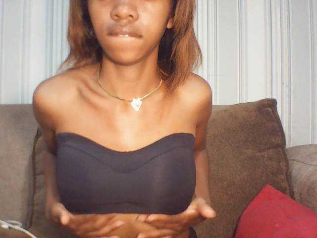 Oceanne64 live cam on BongaCams