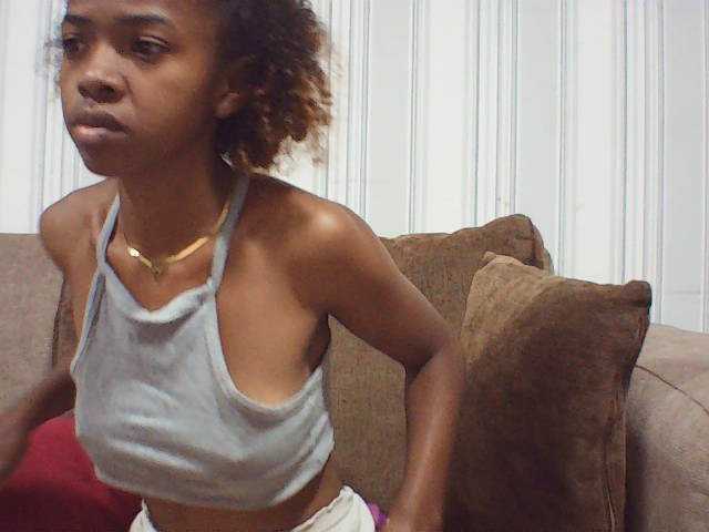 Oceanne64 live cam on BongaCams