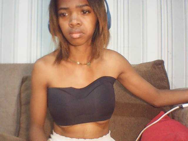 Oceanne64 live cam on BongaCams