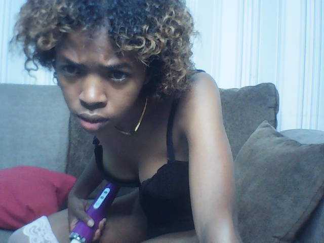 Oceanne64 live cam on BongaCams