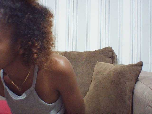 Oceanne64 live cam on BongaCams