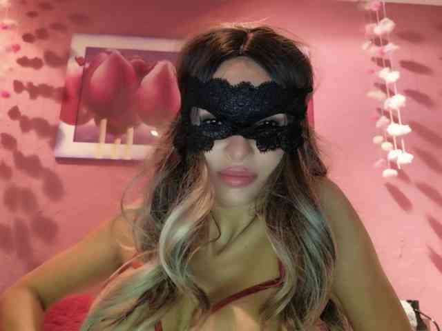 StacyGold18 webcam