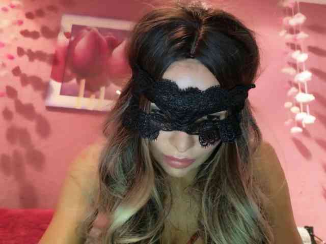 StacyGold18 webcam