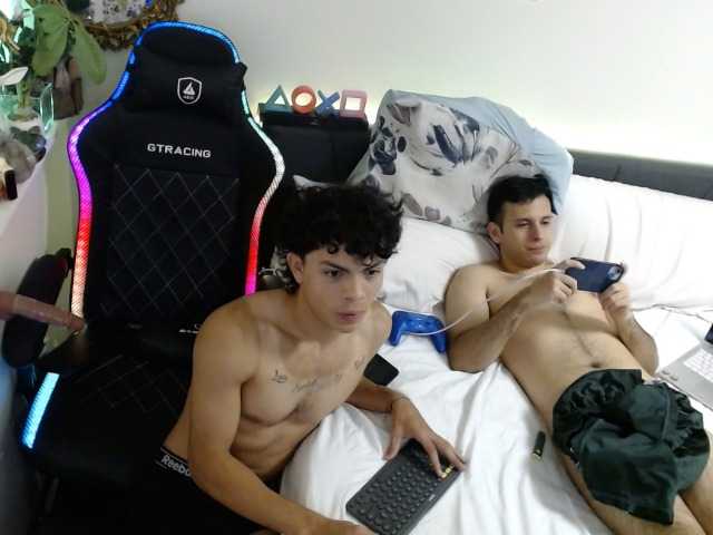 kevinjchan — live couple cam