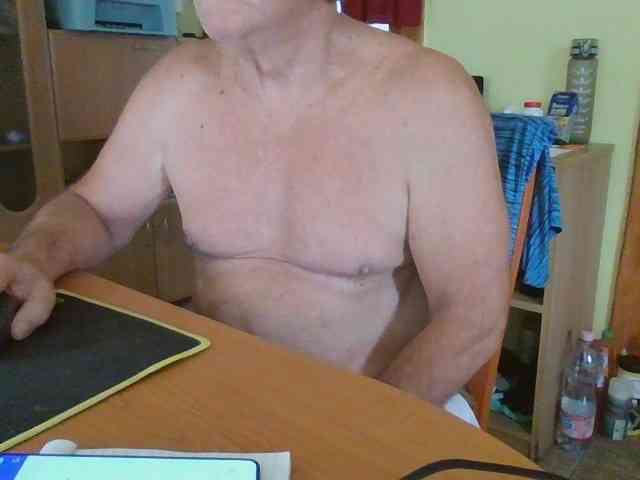 8vati8 Live Webcam on BongaCams