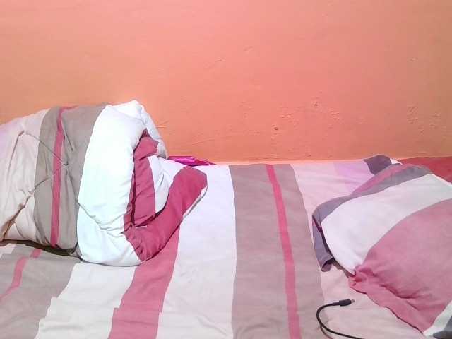 miss-midnight live cam on BongaCams