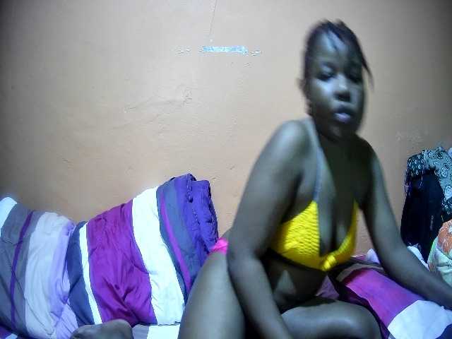 miss-midnight live cam on BongaCams