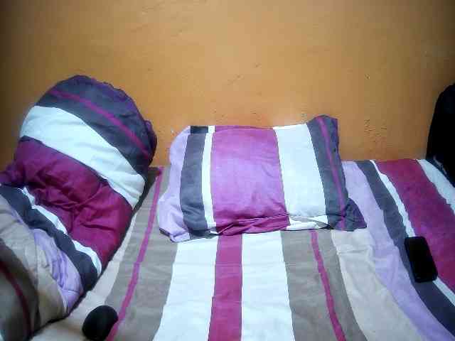 miss-midnight webcam