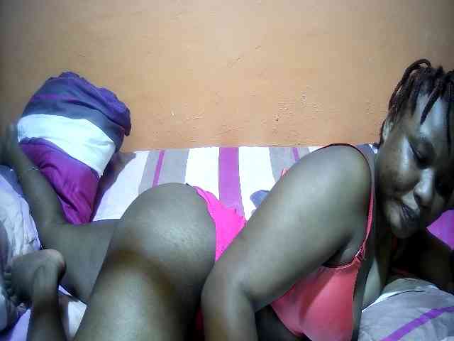 miss-midnight webcam