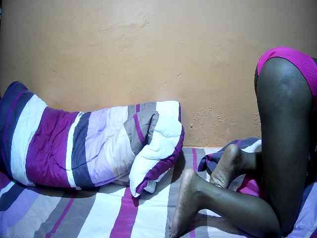 miss-midnight webcam