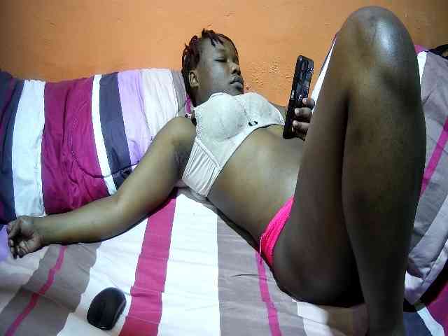 miss-midnight webcam