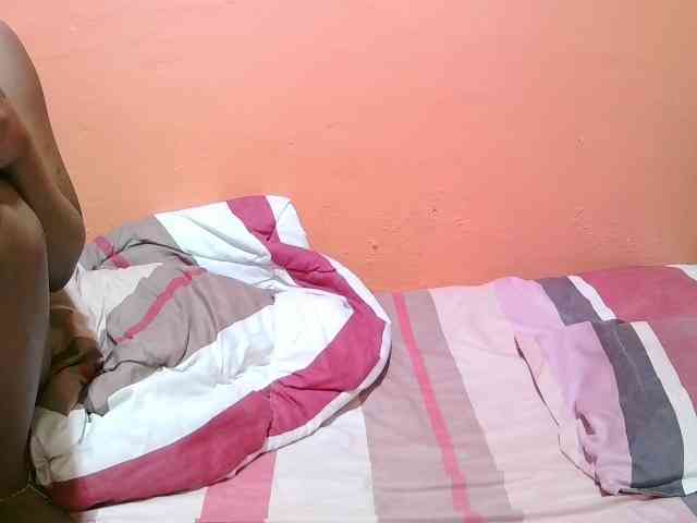 miss-midnight webcam