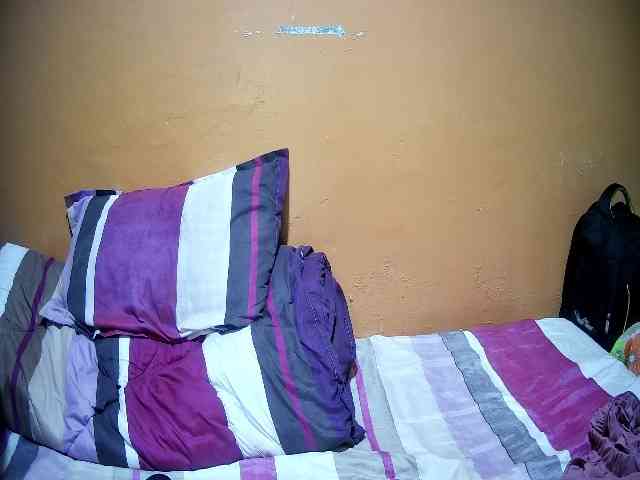 miss-midnight webcam