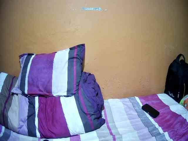 miss-midnight webcam