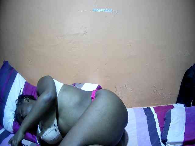 miss-midnight webcam