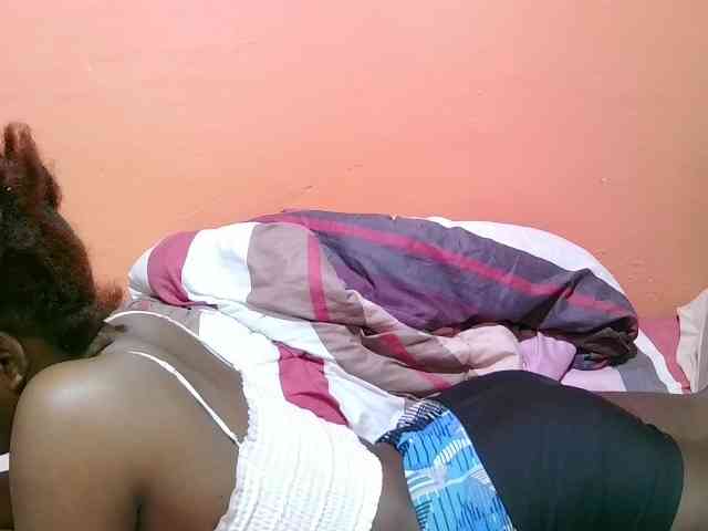 miss-midnight webcam