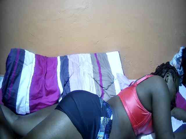 miss-midnight webcam