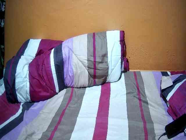 miss-midnight webcam
