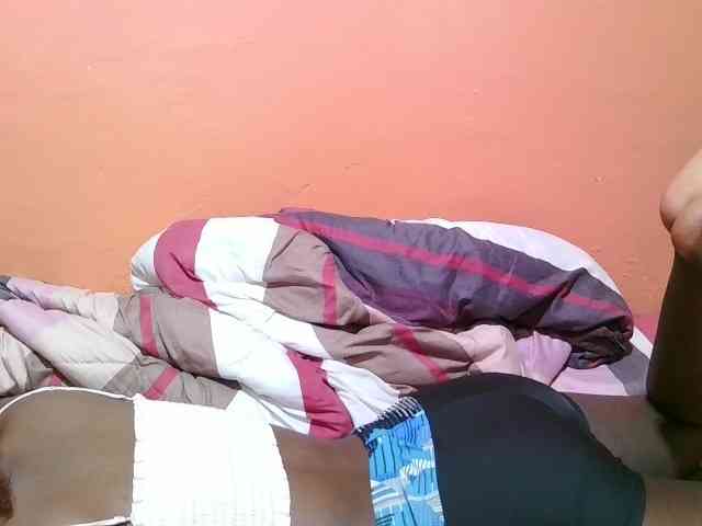 miss-midnight webcam