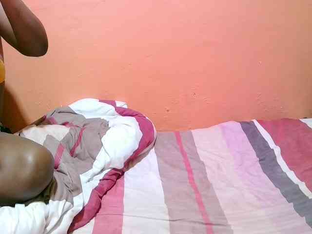miss-midnight webcam