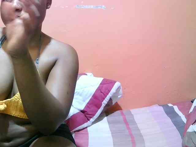miss-midnight webcam