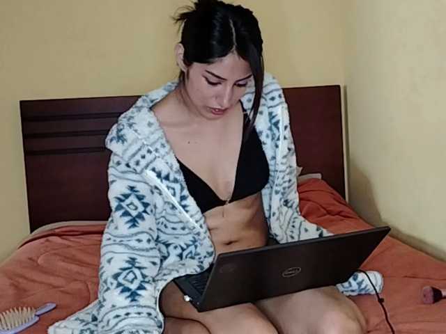 Mindy-Miaw live cam on BongaCams