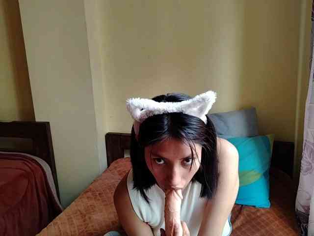 MindyMiaww webcam