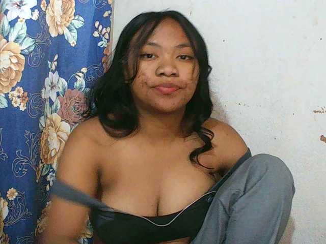 Alyssa-luxa-1 live cam on BongaCams