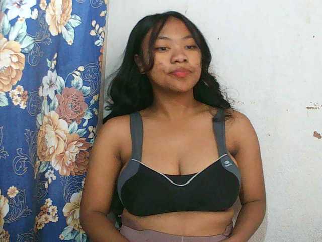 Alyssa-luxa-1 live cam on BongaCams