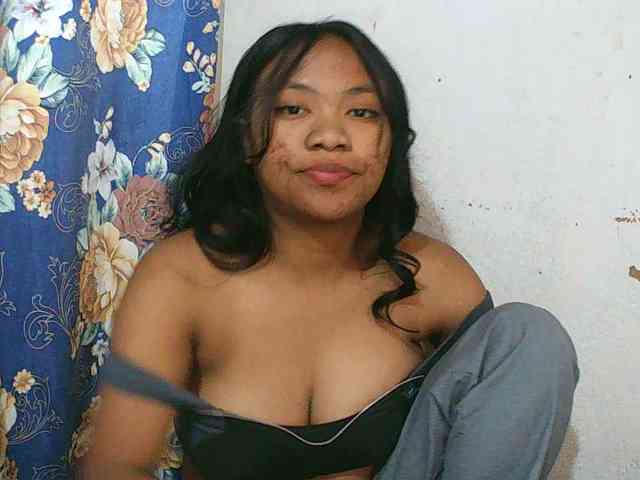 Alyssa-luxa-1 webcam