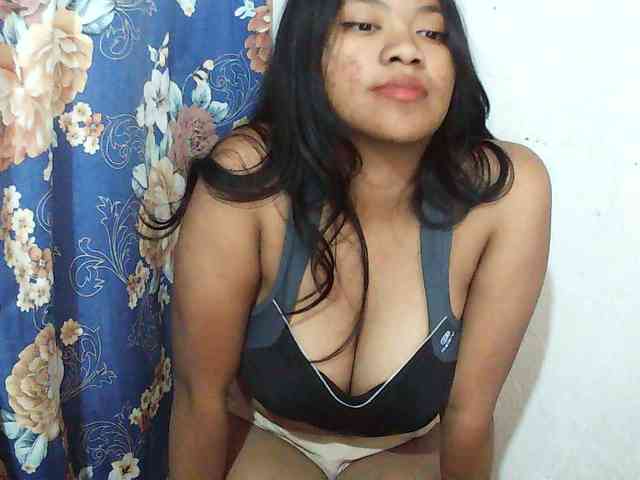 Alyssa-luxa-1 webcam