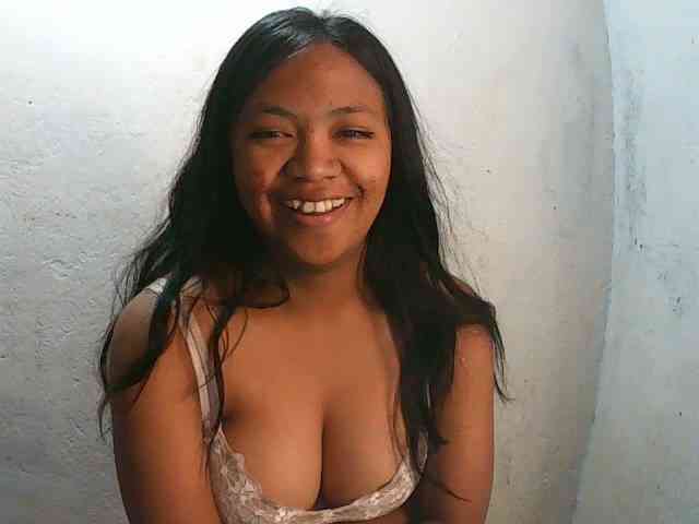 Alyssa-luxa-1 webcam