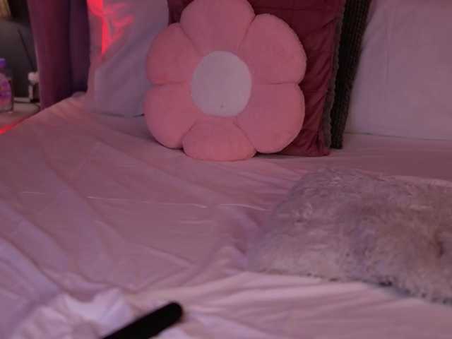 AmiraLovely live cam on BongaCams