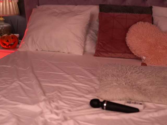 AmiraLovely live cam on BongaCams