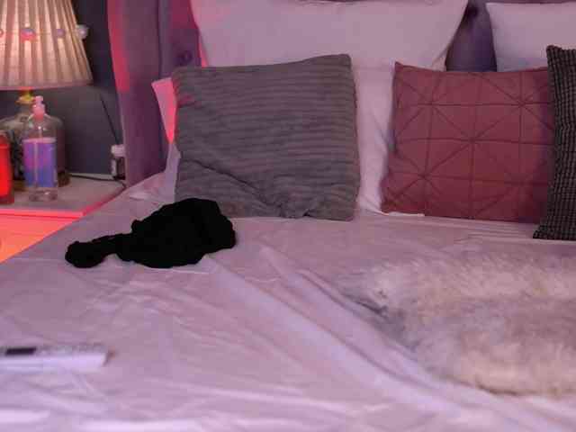 AmiraLovely webcam