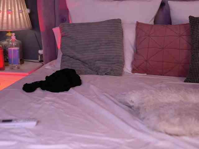 AmiraLovely webcam
