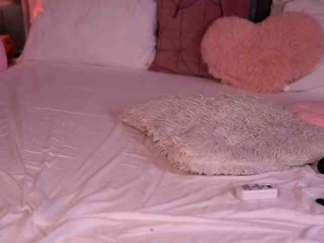 AmiraLovely webcam