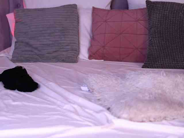 AmiraLovely webcam
