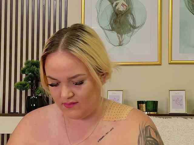 AmandaRise webcam