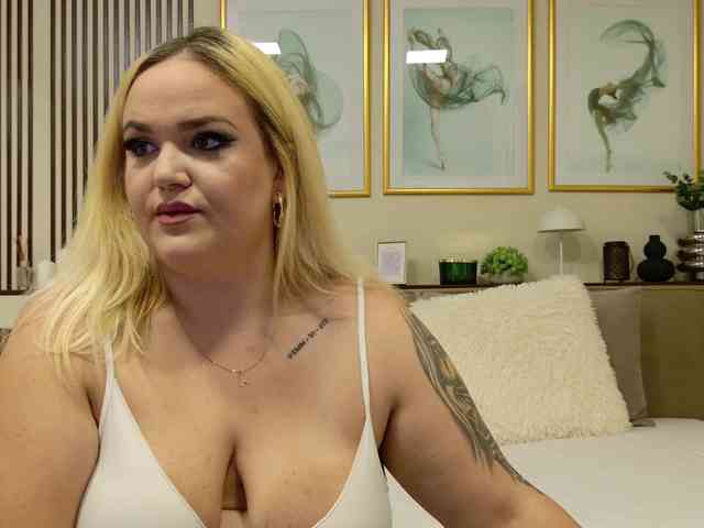 AmandaRise webcam