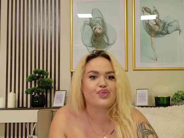 AmandaRise webcam
