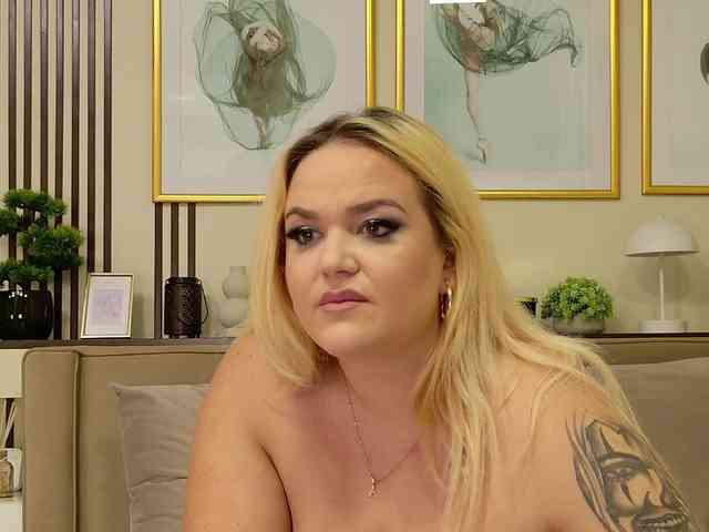 AmandaRise webcam