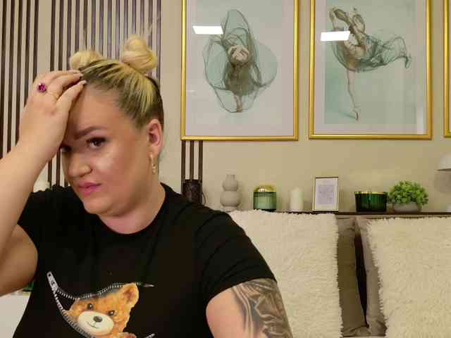 AmandaRise webcam