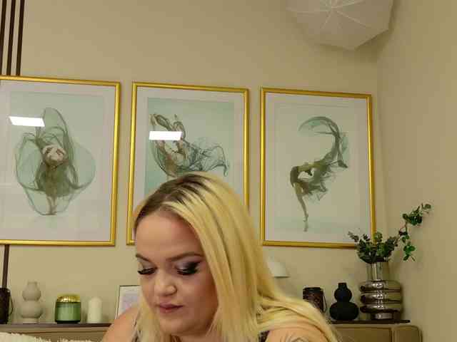 AmandaRise webcam