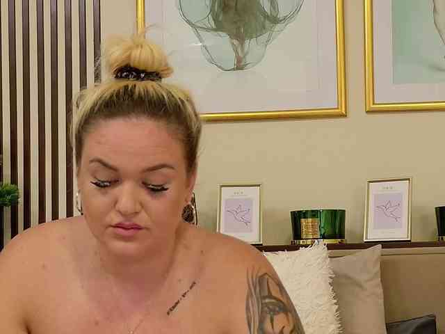 AmandaRise webcam