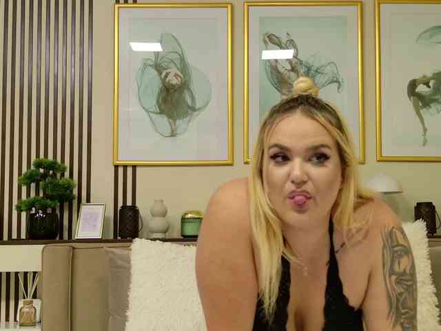 AmandaRise webcam