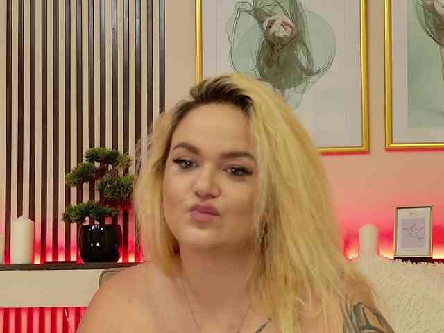 AmandaRise webcam